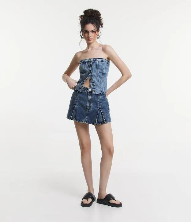 Short Saia Jeans com Recortes Frontais e Bolsos Laterais Azul