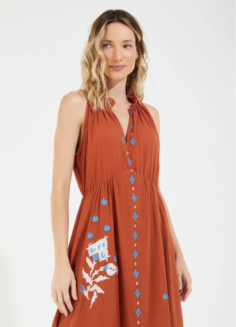 Vestido midi algodão enrugado poá bordado marrom