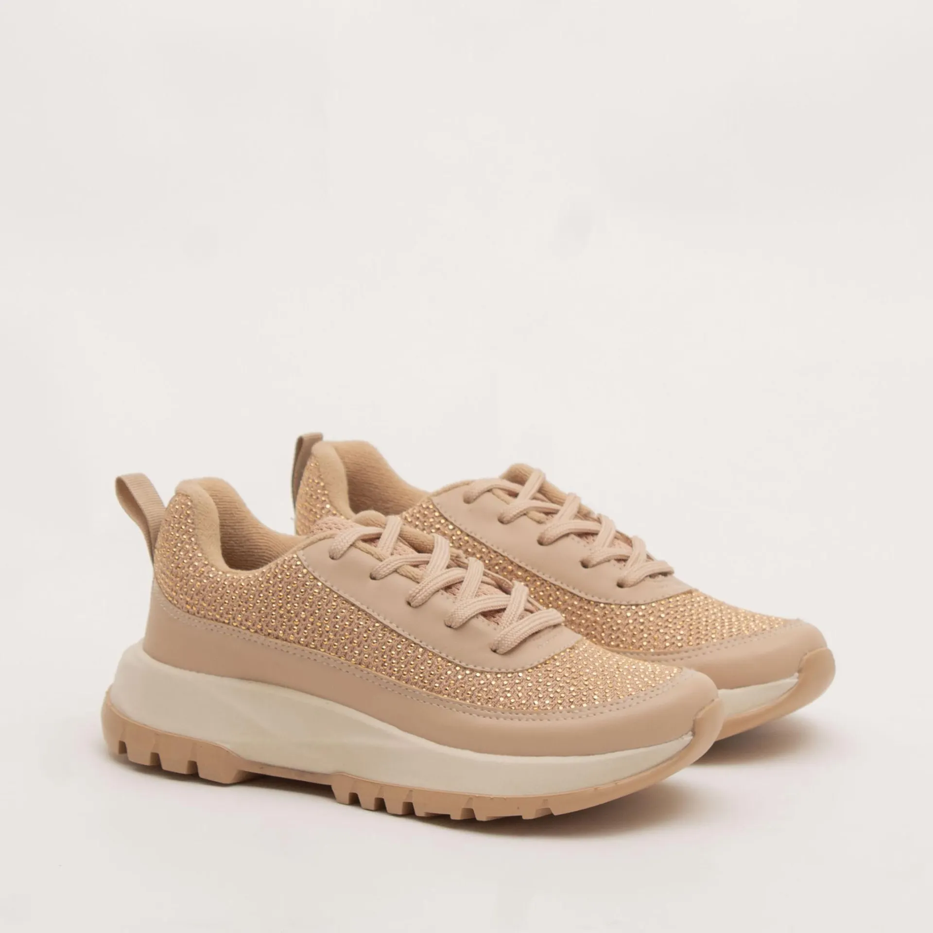 Tenis mix de materiais com studs - MILK