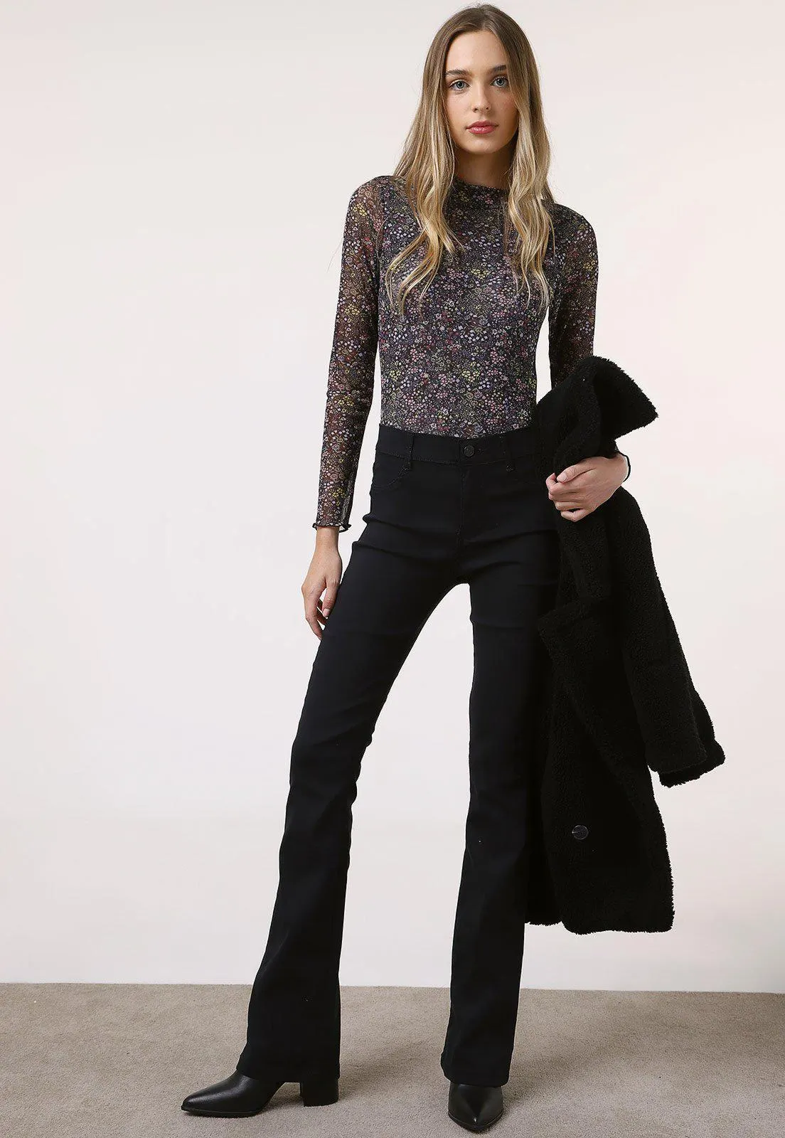 Calça Sawary Flare Color Preta