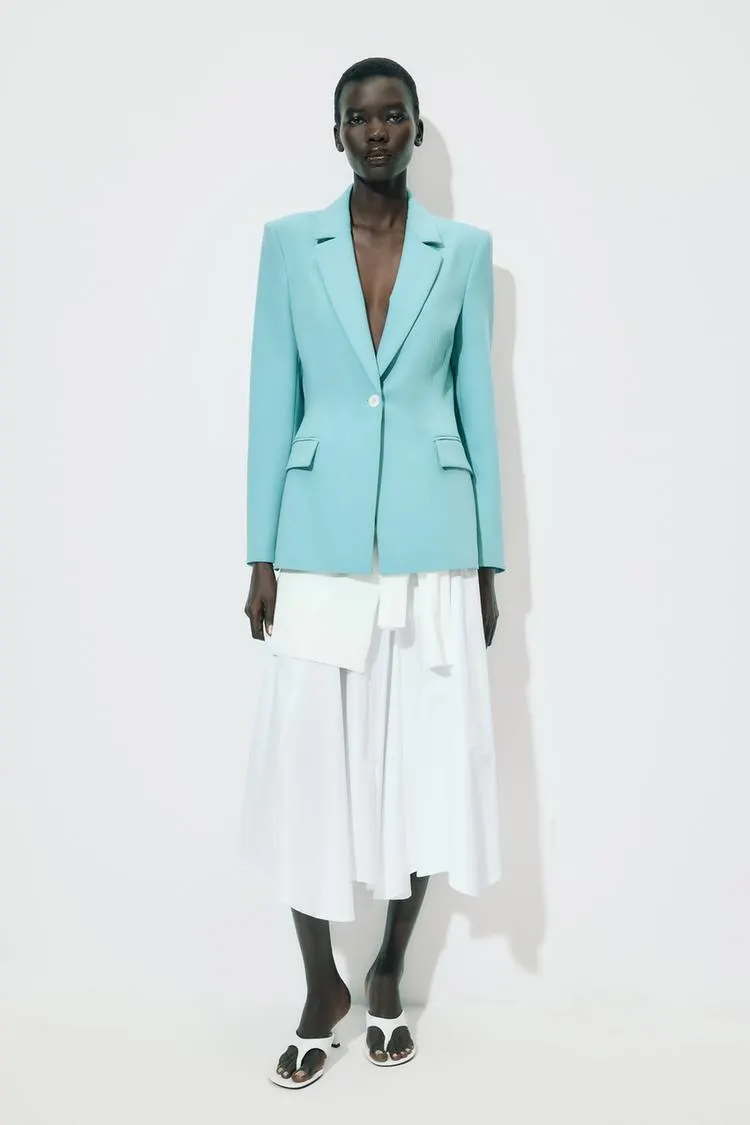 BLAZER JUSTO COM BOTÃO