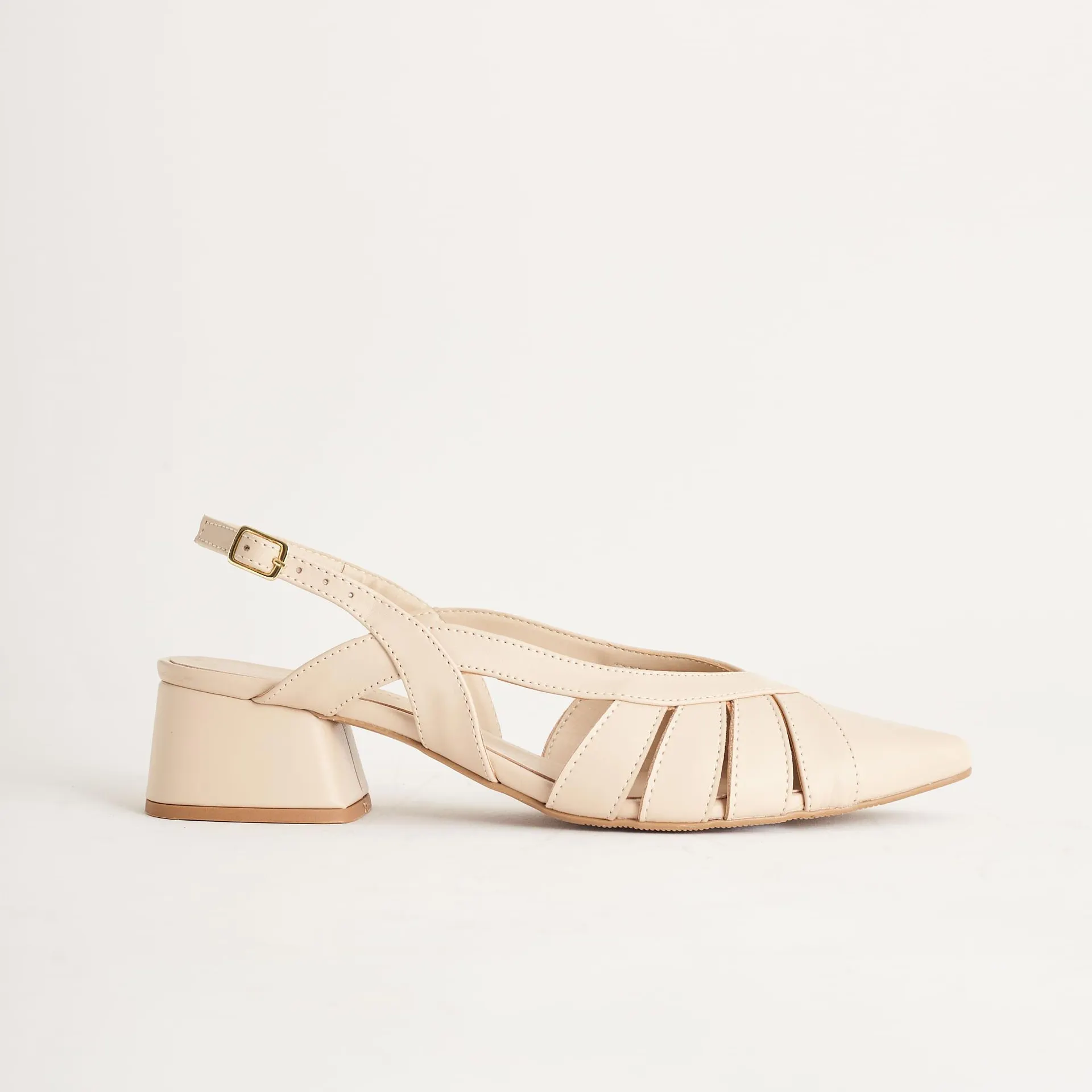 Scarpin de Bico Fino Recortes - MILK