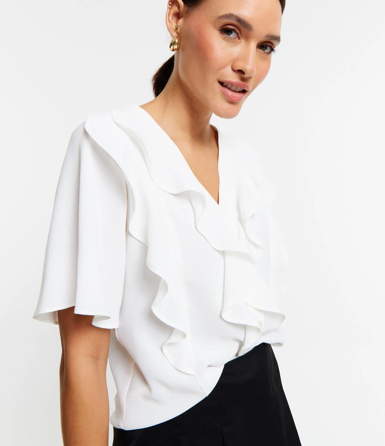 Camisa em Crepe com Abotoamento e Babado Frontal Branco