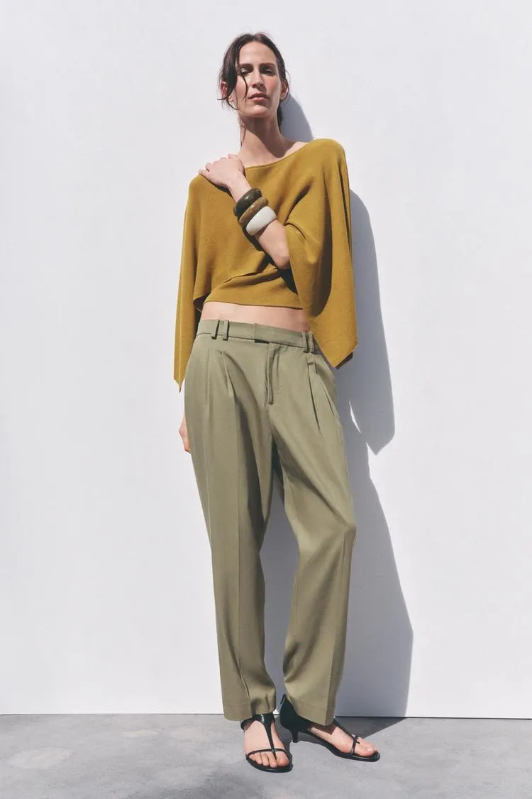 CALÇA COM PREGAS ZW COLLECTION