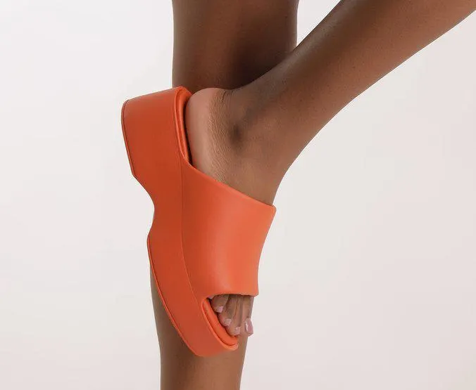 Sandália Aberta Plataforma Laranja Injetada Cleo