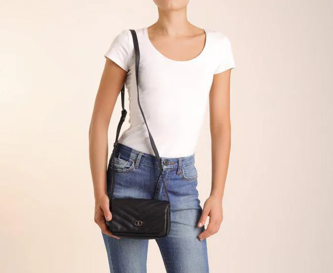 Bolsa Crossbody Preta Pequena Matelassê Chevron