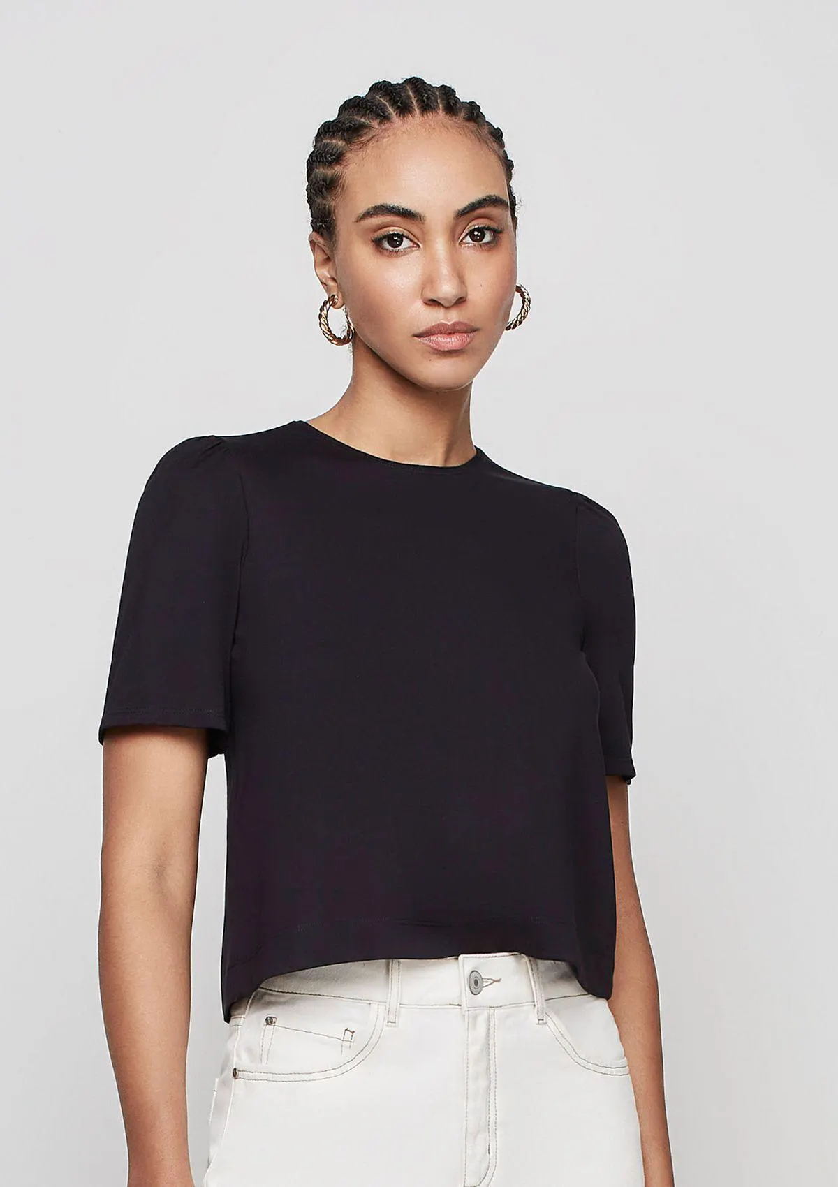 Blusa Decote Redondo Manga Ampla - Preto