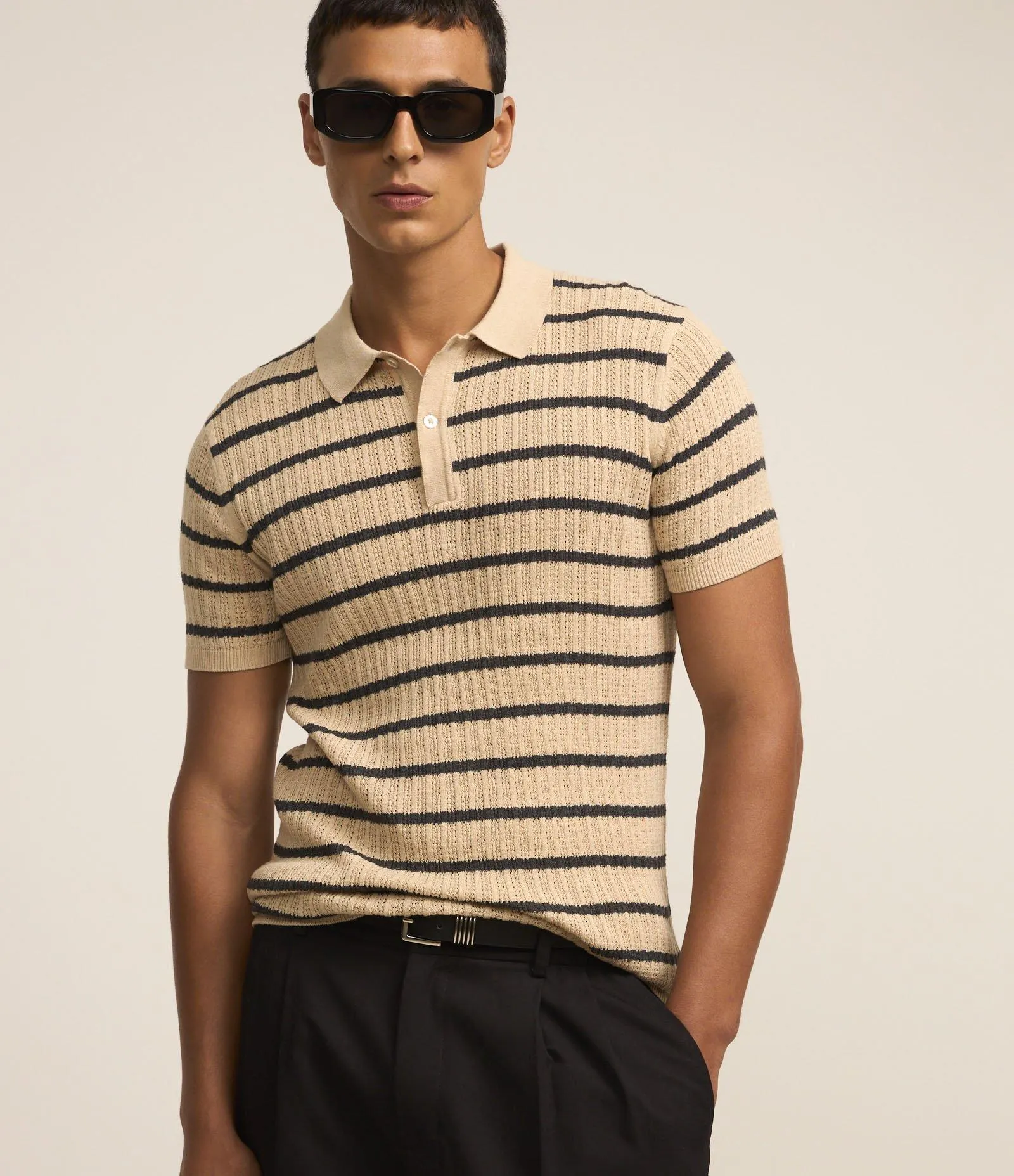 Camiseta Polo em Tricô com Listras Horizontais Marrom