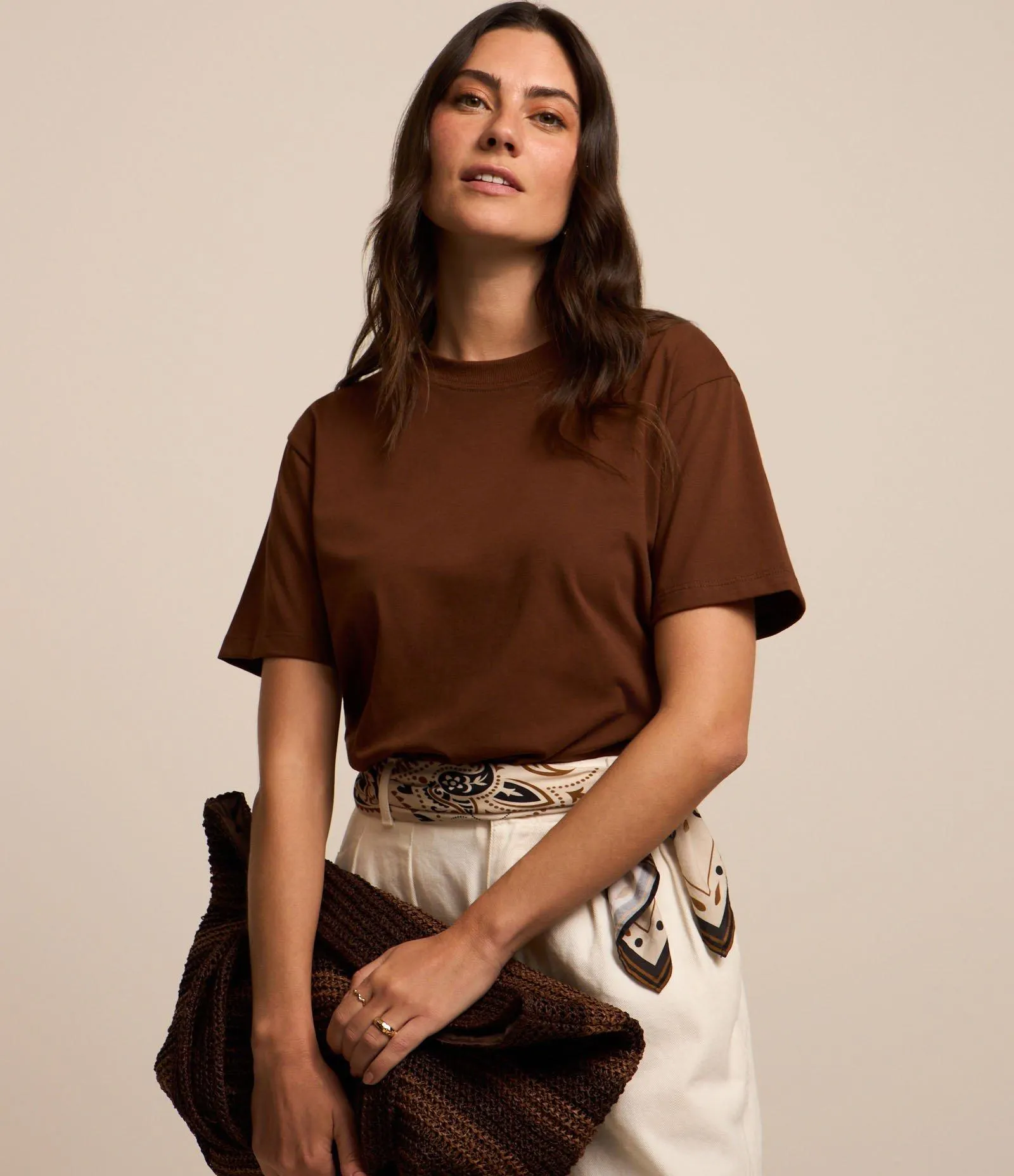 Camiseta em Algodão com Gola Redonda Marrom