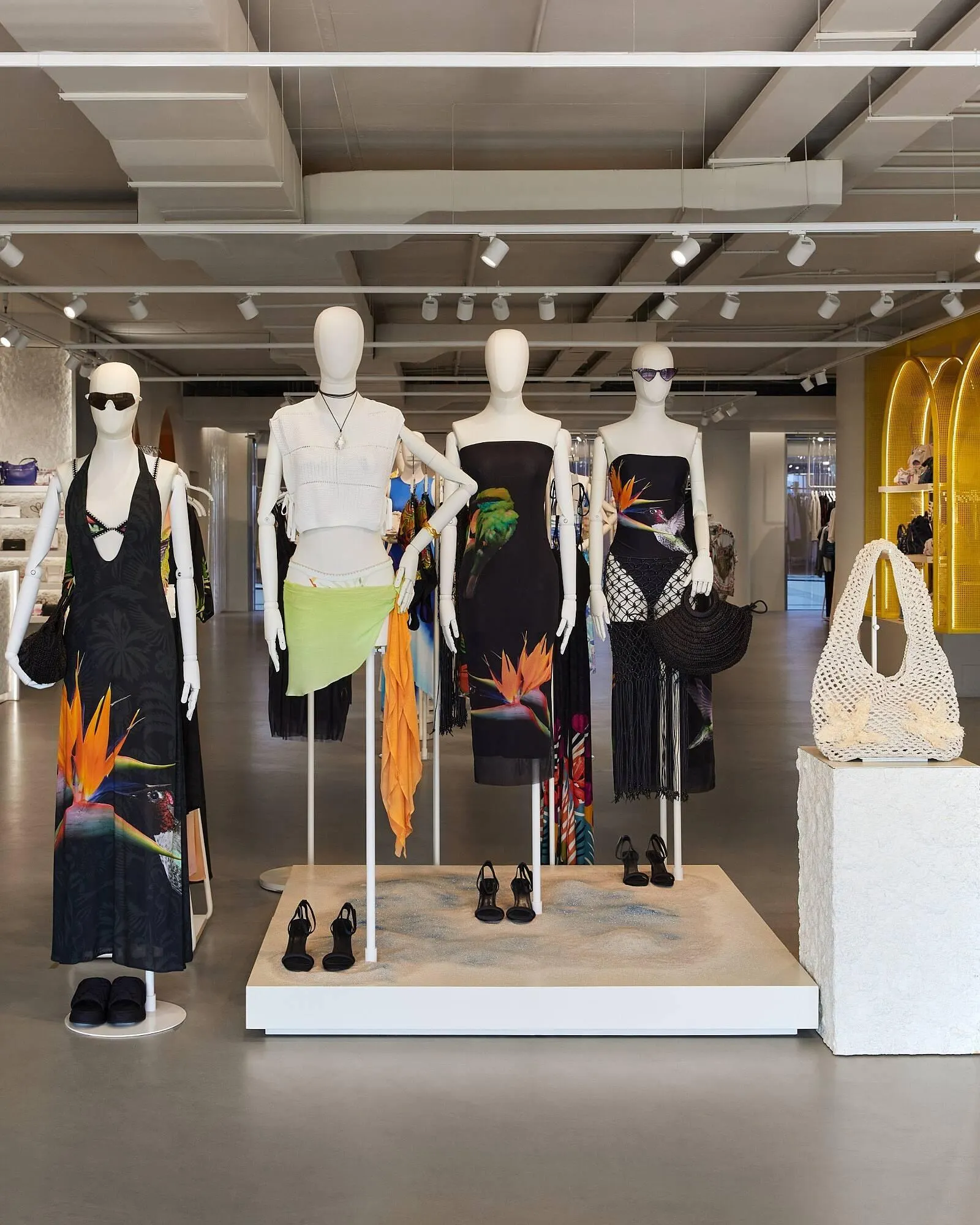 Encarte de Catálogo Desigual 22 de junho até 26 de junho 2025 - Pagina 2