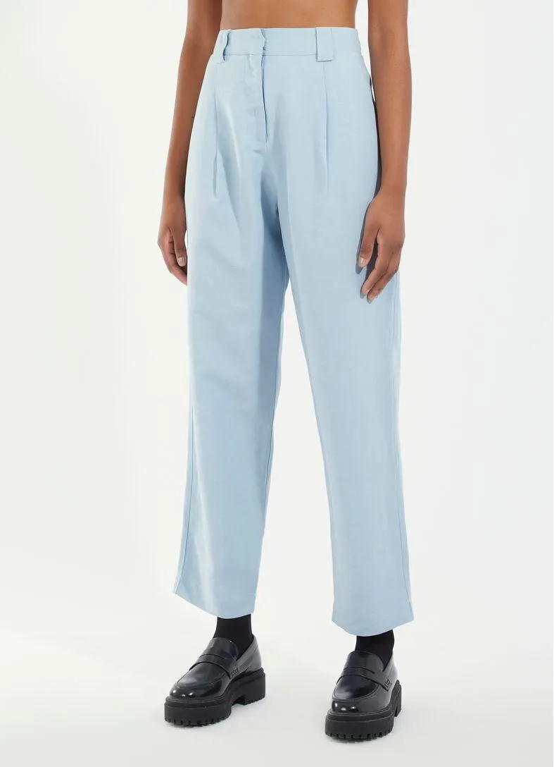 Calça alfaiataria cenoura linho market lovers azul claro