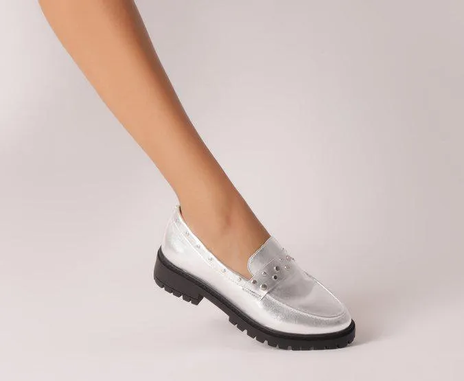 Mocassim Prata Tratorado Tachas