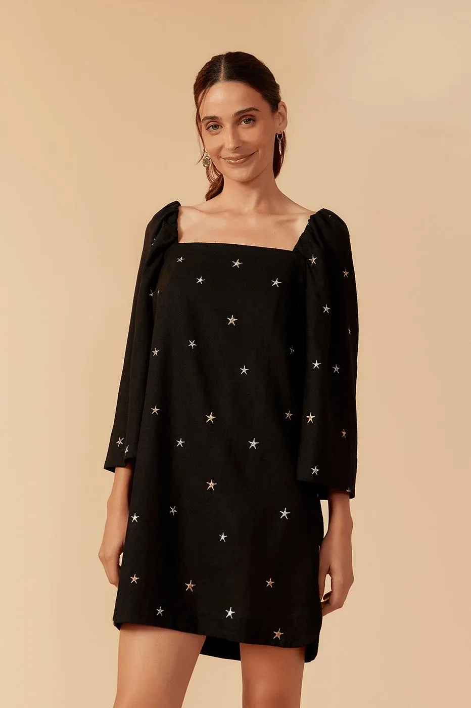 Vestido Curto Linho Bord Estrela Lurex