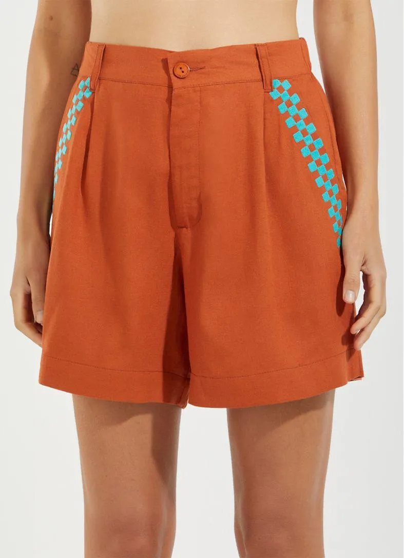 Bermuda bordada linho leve marrom