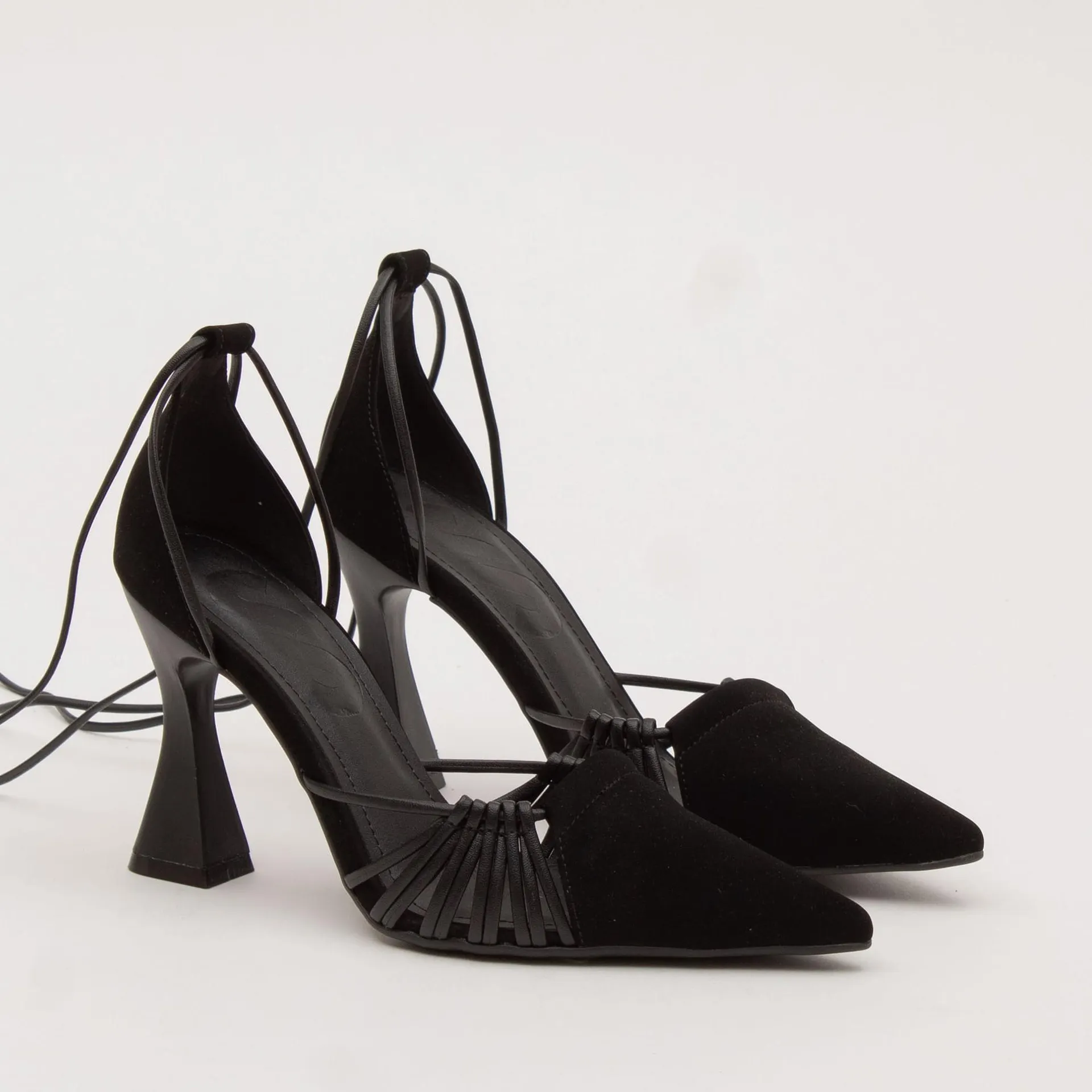 SCARPIN CHARLOTTE AMARRAÇÃO - PRETA