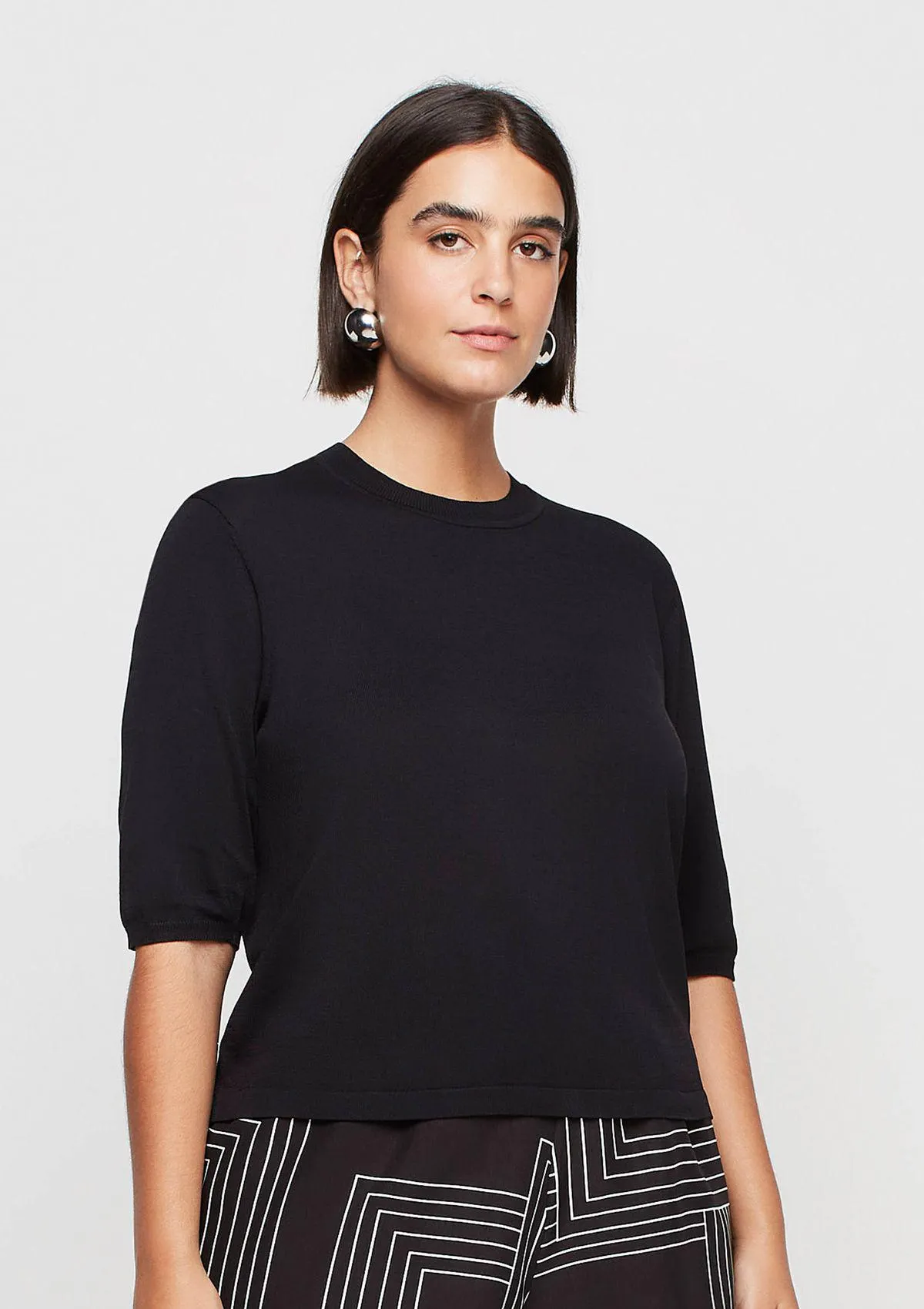 Blusa Reta Decote Redondo Em Tricô - Preto