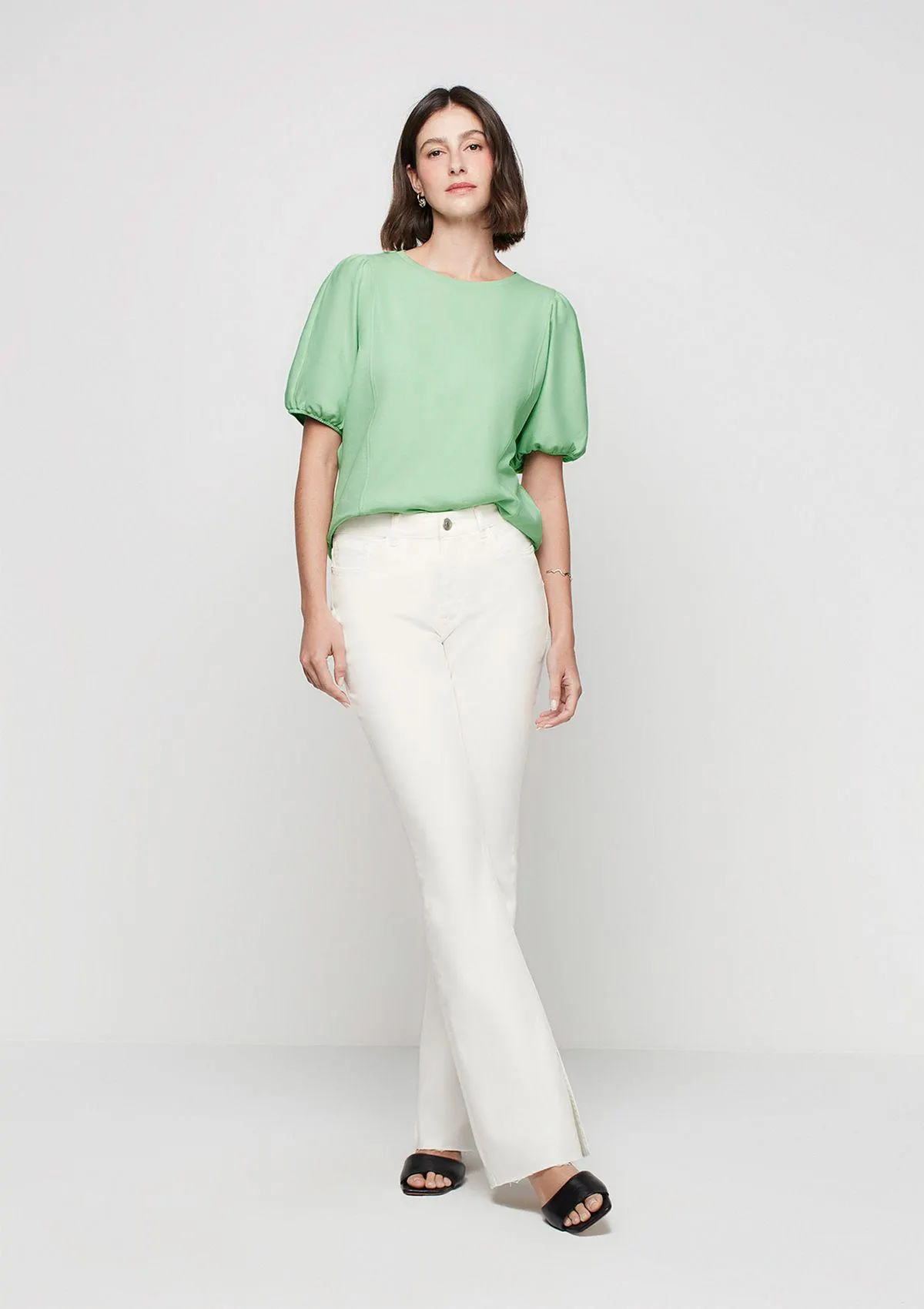 Calça Flare Slim Cintura Média Em Sarja - Off White