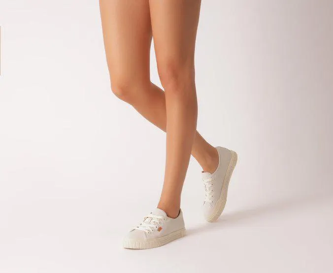 Tênis de Amarrar Branco Metalizado Alê