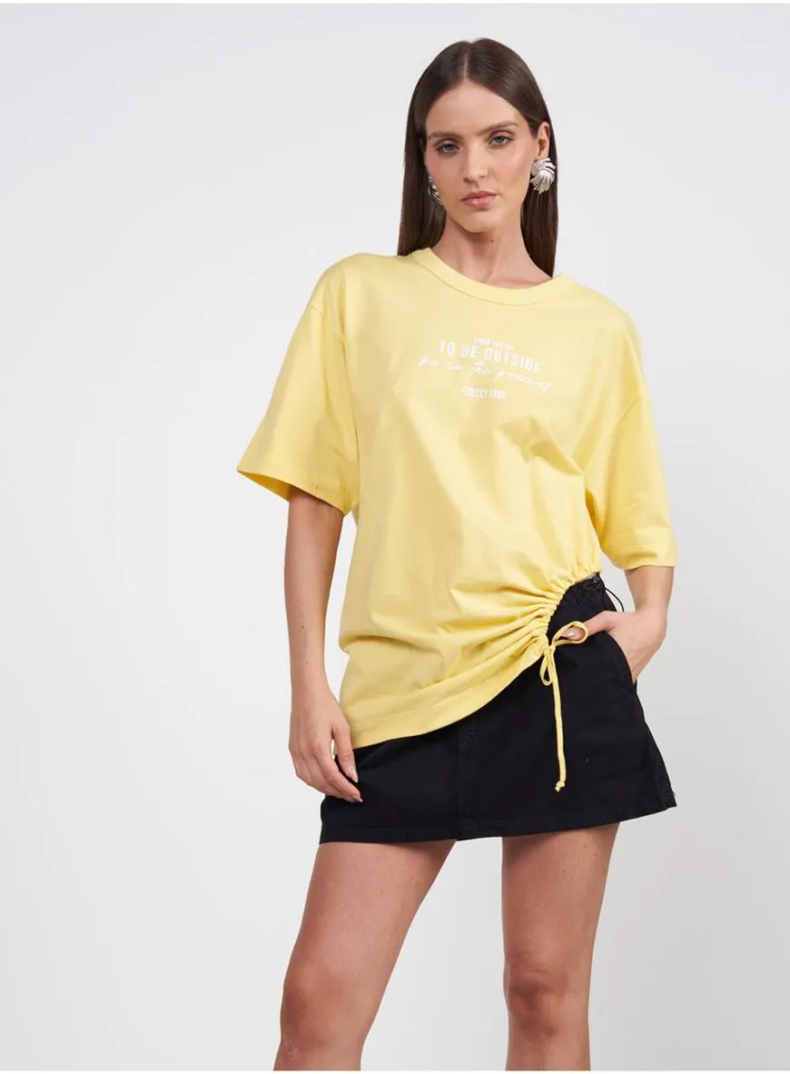 Camiseta Com Detalhe Elástico Lateral