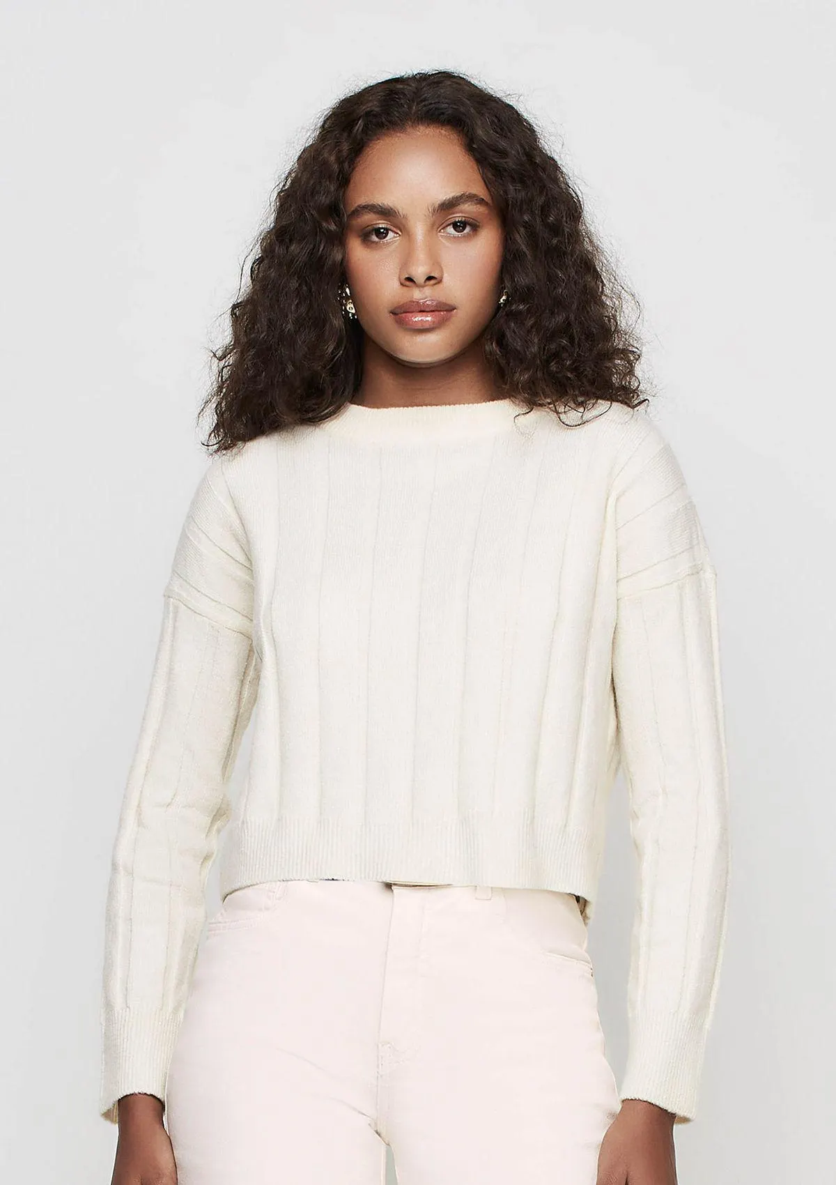 Suéter Reto Decote Redono Em Tricô Canelado - Bege