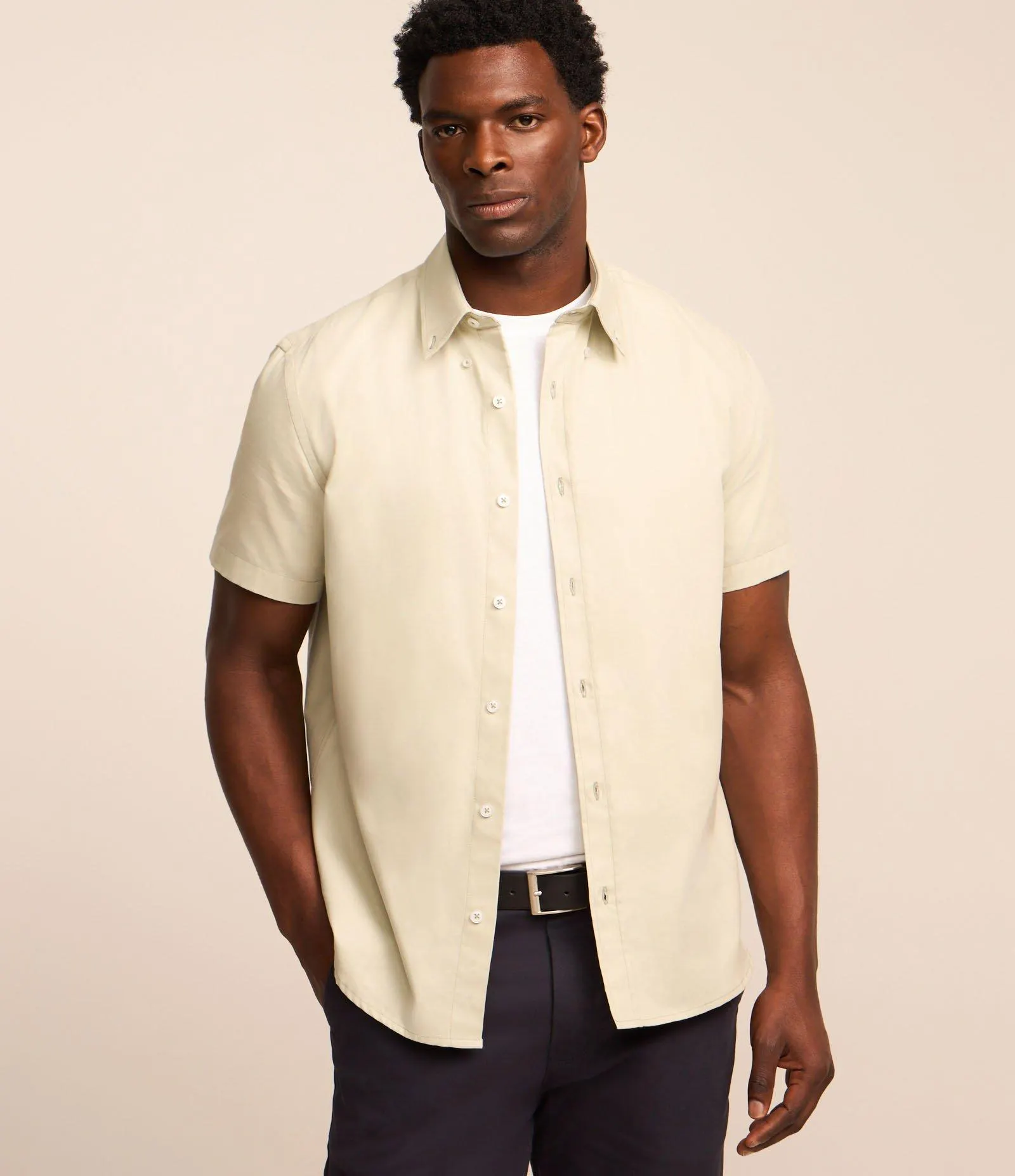 Camisa Comfort em Oxford com Gola Colarinho e Manga Curta Cinza