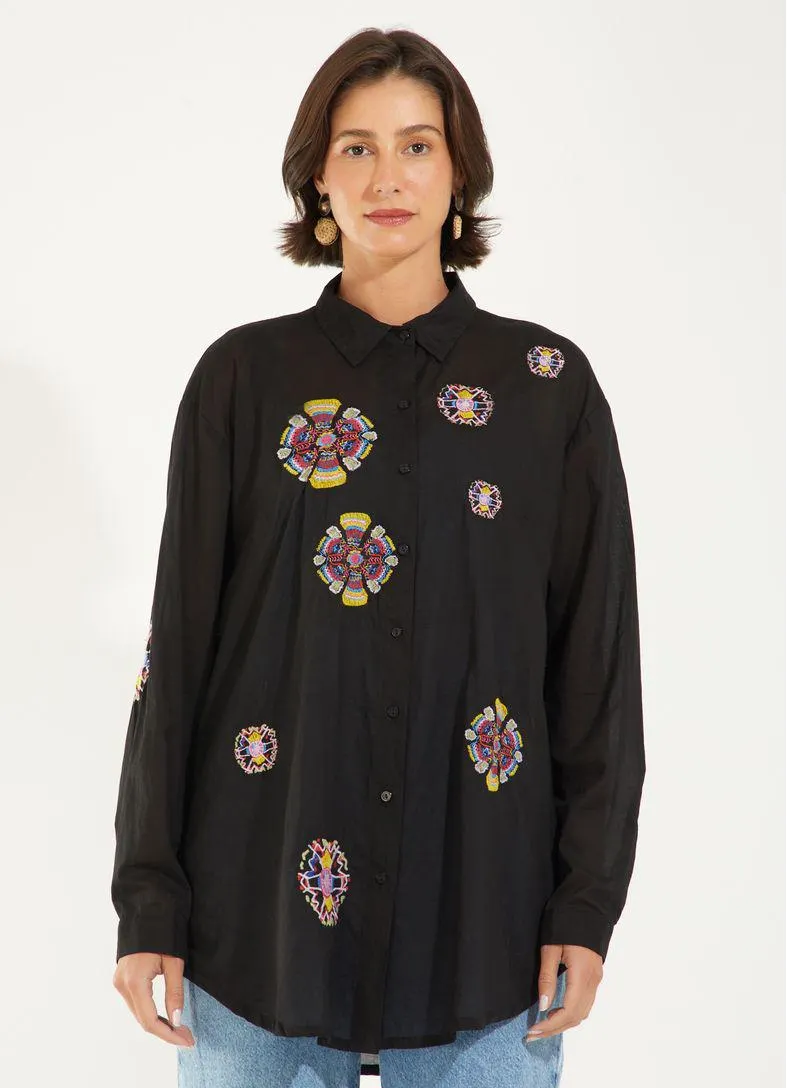 Camisa voil longa bordado mandalas preto