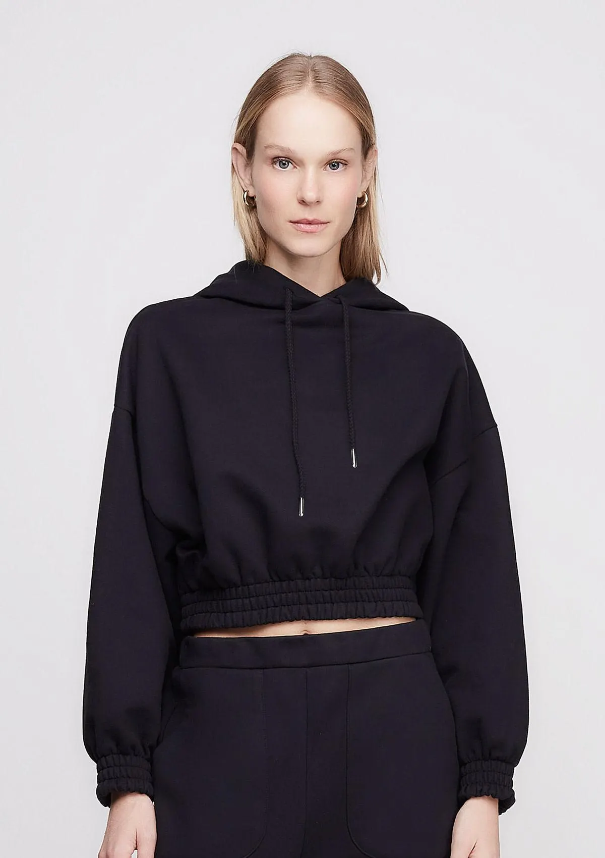 Blusão Em Moletom Mangas Amplas Com Capuz - Preto