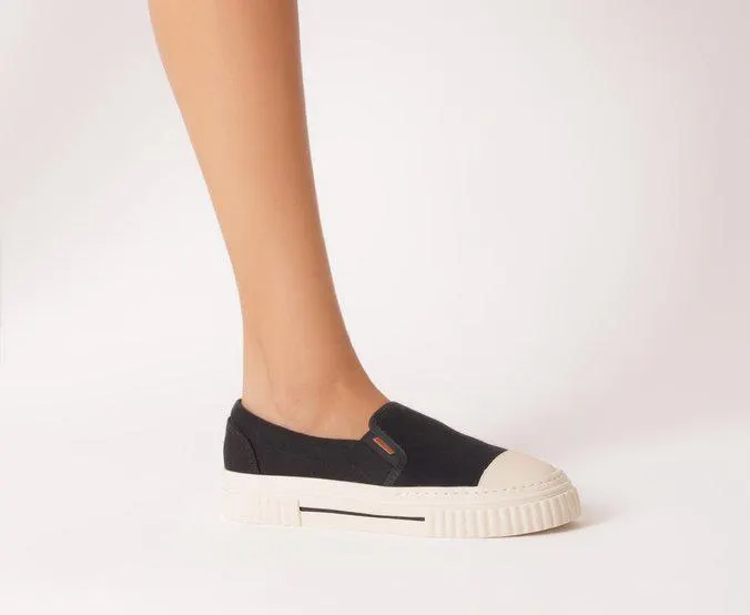 Tênis Slip On Preto Sola Alta Alê