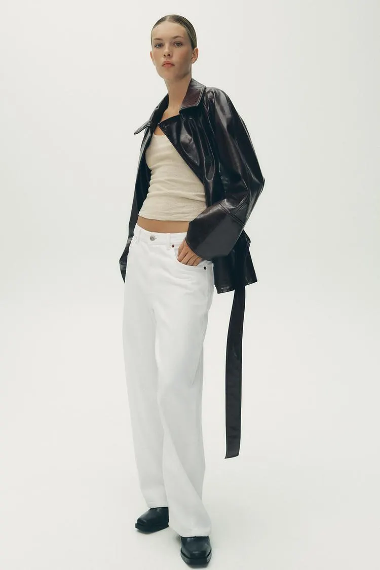 TRENCH CURTO EFEITO PELE