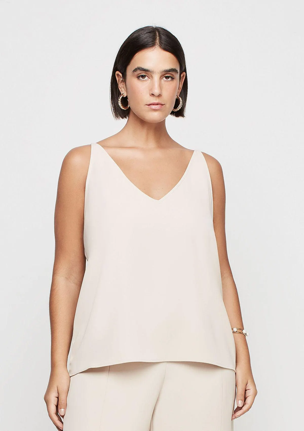 Regata Alças Finas Reta Em Crepe - Bege
