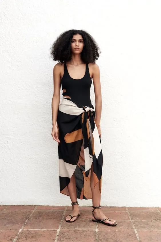 BODY COM CUT OUT LATERAL