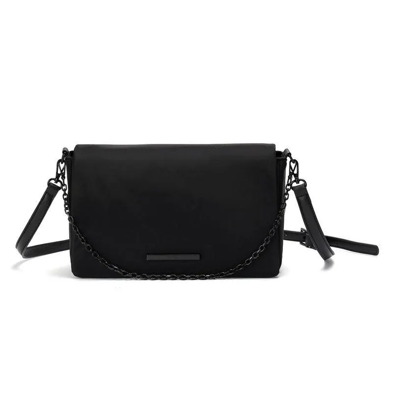 Bolsa Transversal Preta Corrente Alça Fina