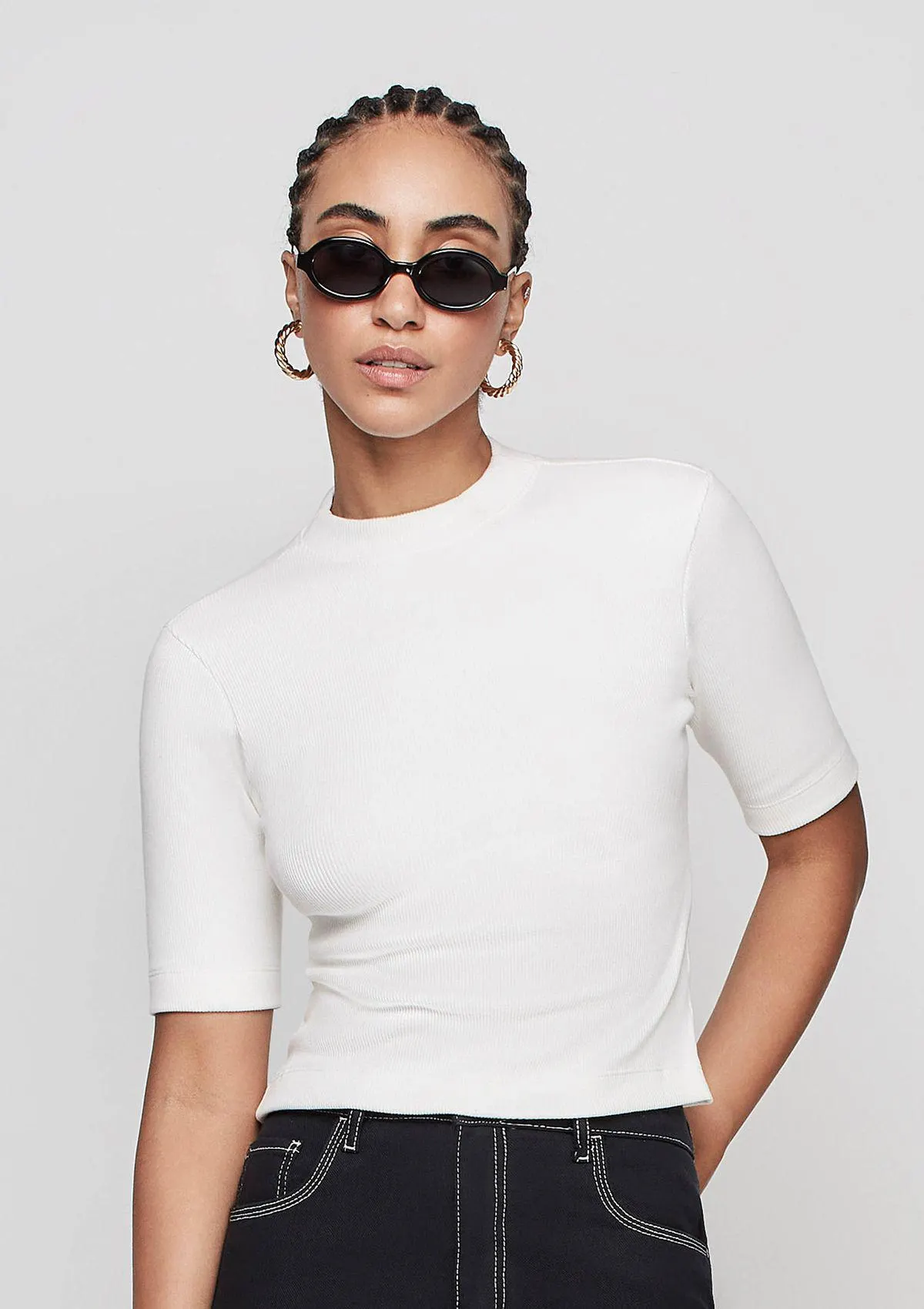 Blusa Canelada Decote Redondo Ajustada - Off White