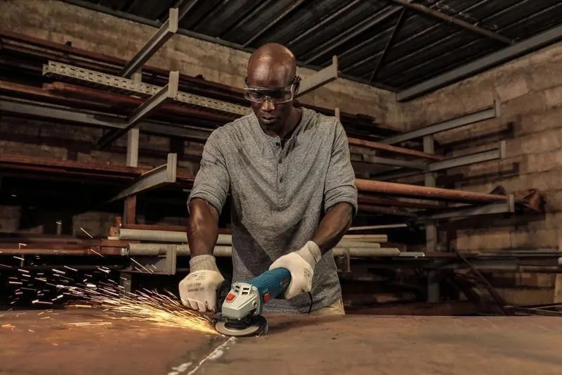 Esmerilhadeira Profissional Bosch GWS 700 710W 220V