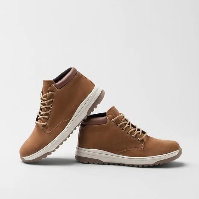 Bota Mac & Jac Casual Recortes Nobuck Caramelo