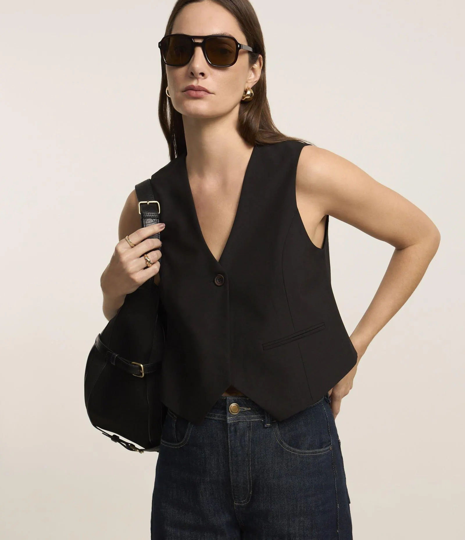 Colete Alfaiatado com Botão Único e Bolsos Preto