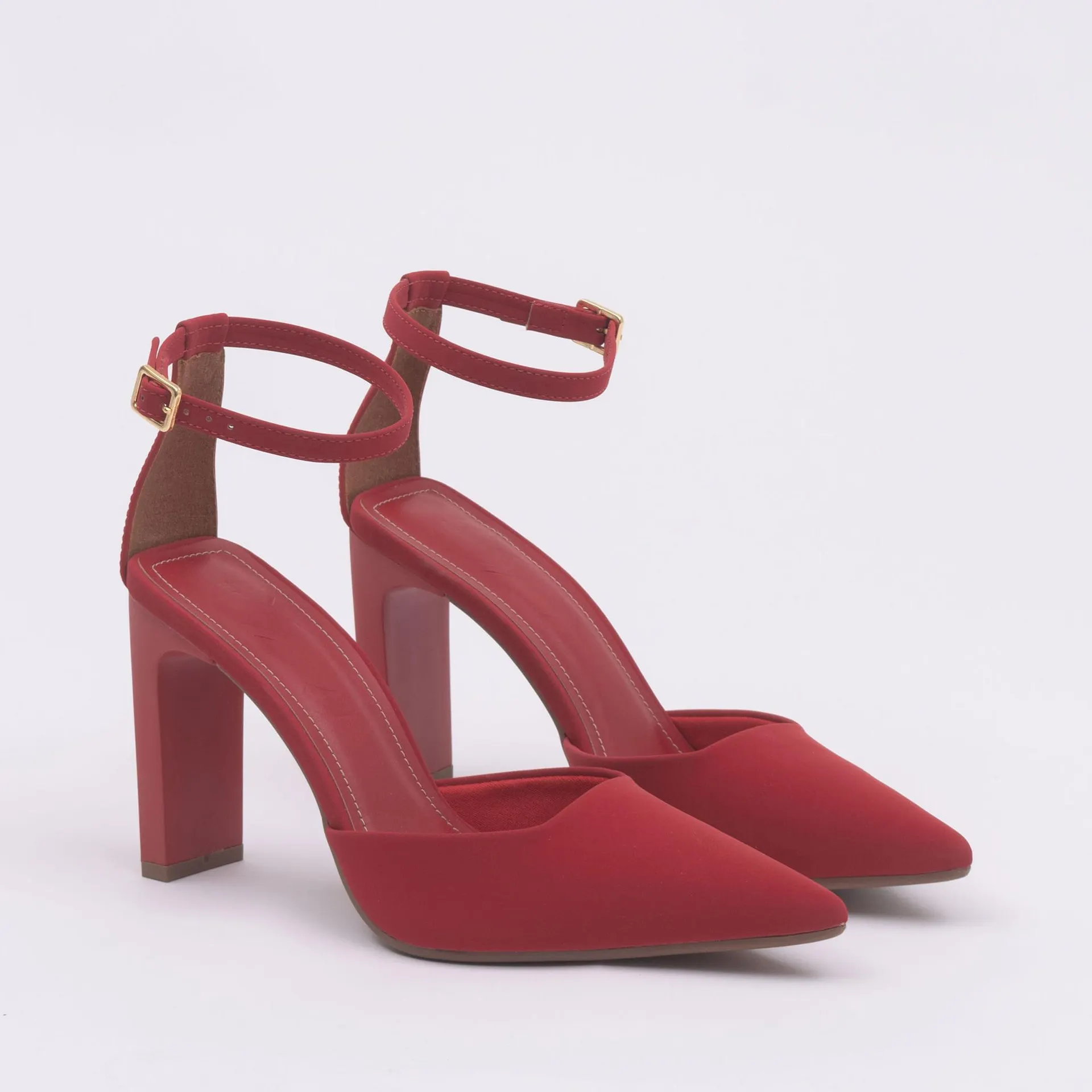 Scarpin em nobuck, fechamento pulseira, salto pintado retangular - SCARLET