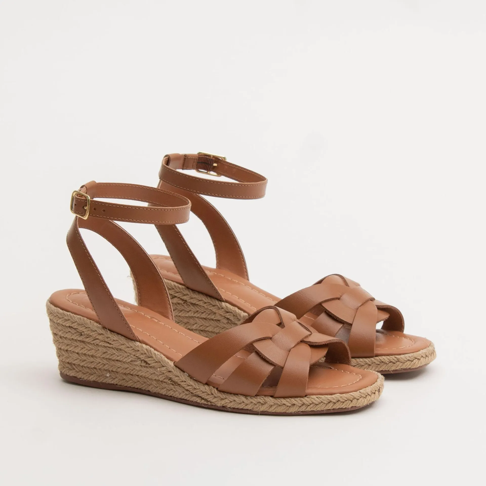 Anabela em couro com salto forrado na corda - CAMEL