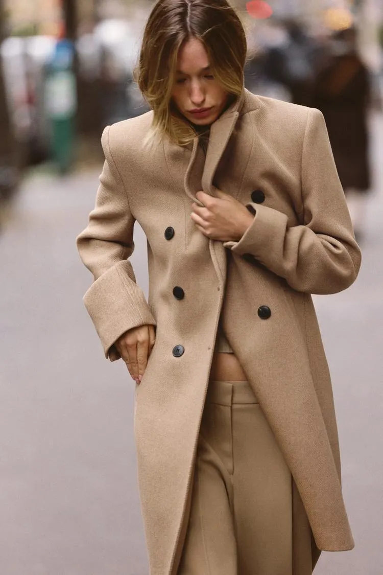 CASACO DE LÃ COM BOTÕES