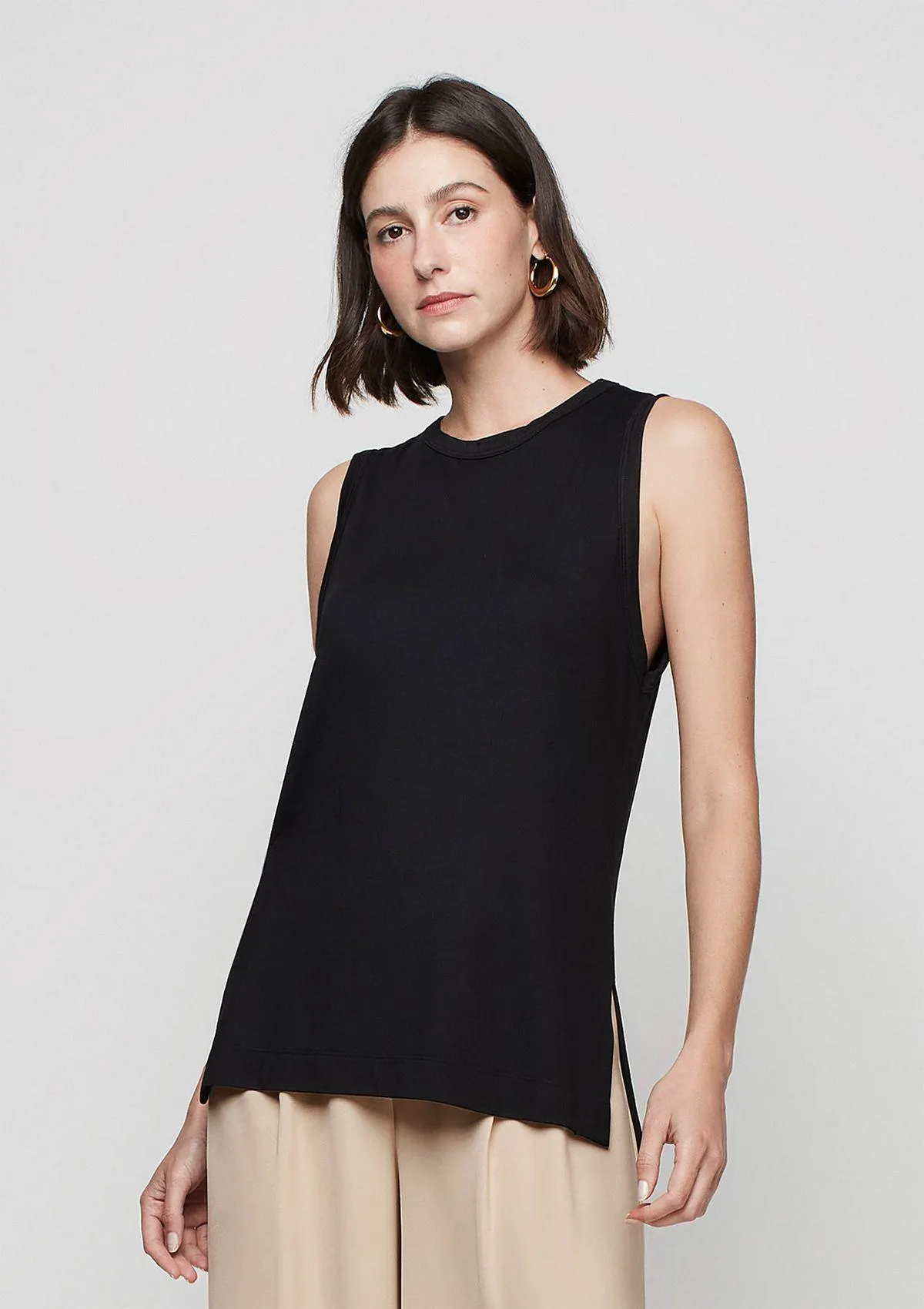 Regata Decote Redondo Alças Largas - Preto