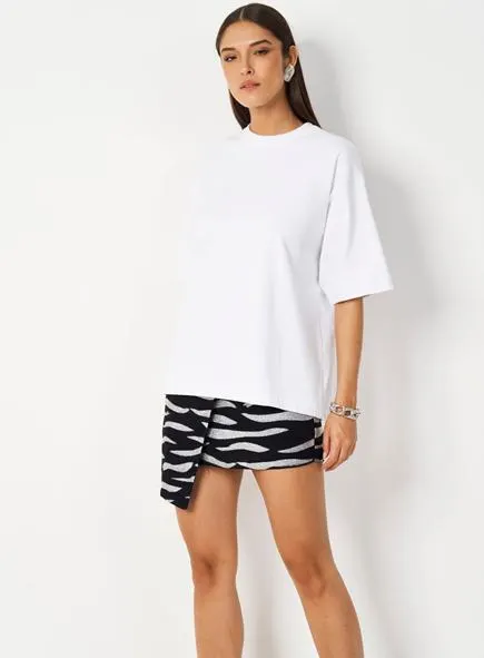 Camiseta Oversized Basics Com Logo