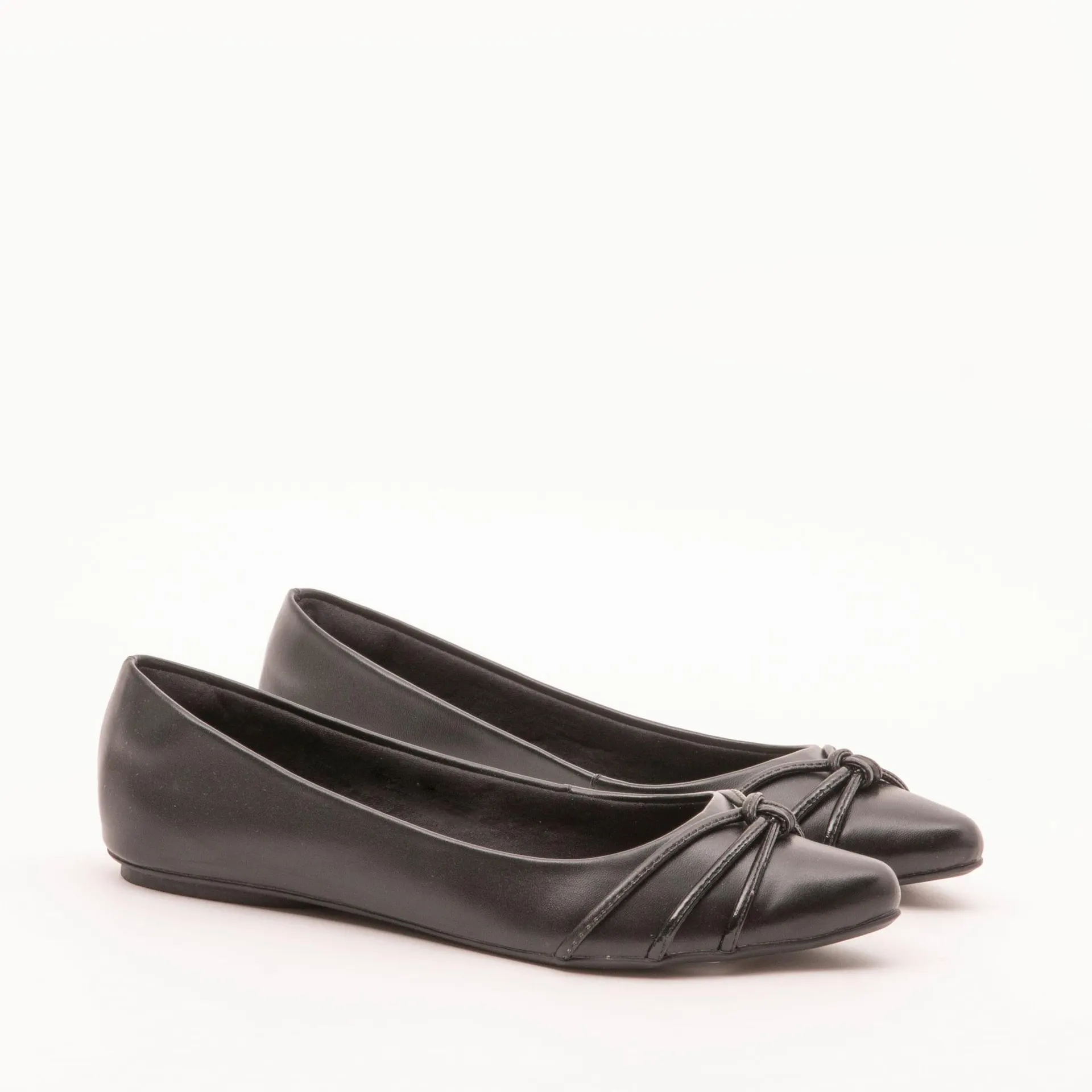 Sapatilha bico fino com nó - PRETA