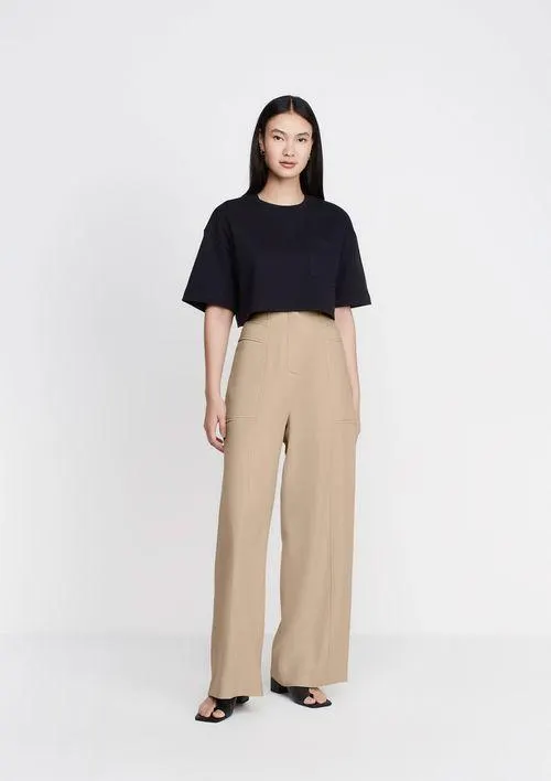 Camiseta Cropped Decote Redondo Com Bolso - Preto