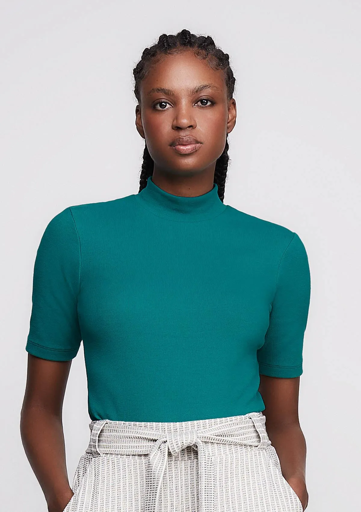 Blusa Canelada Manga Curta Gola Alta - Verde