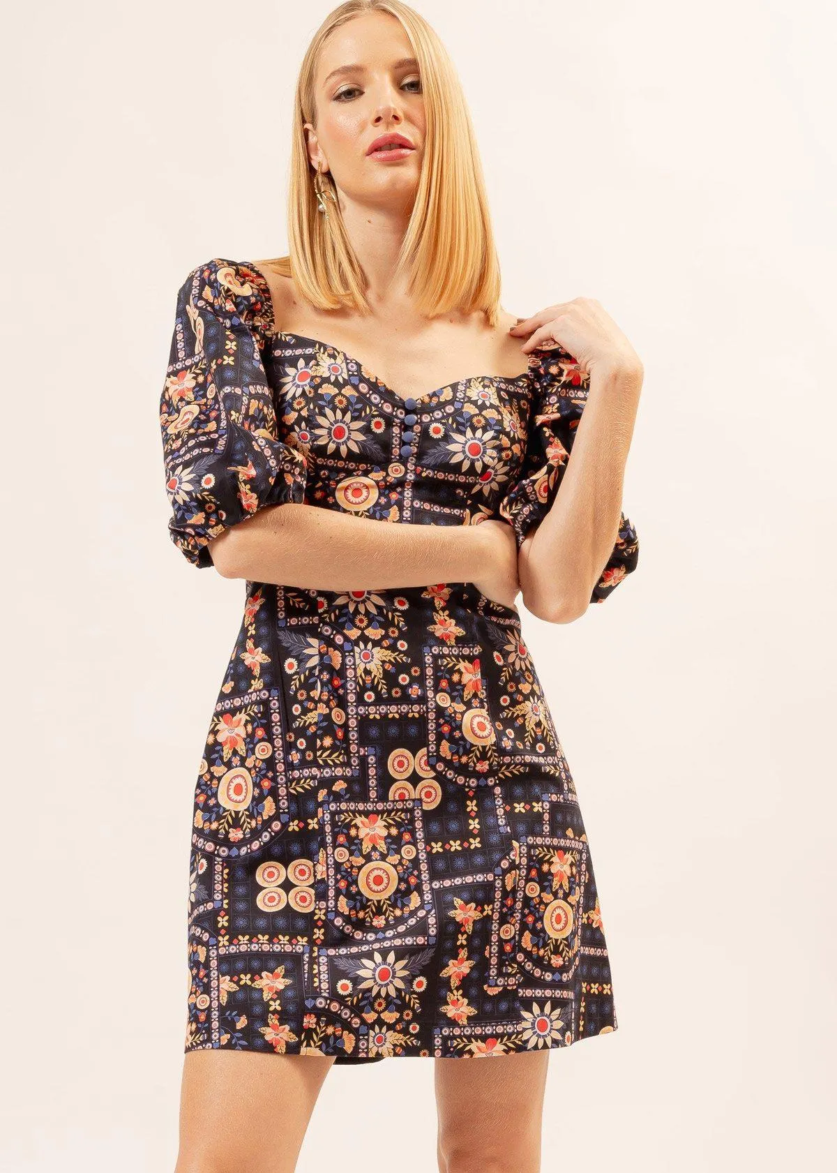 Vestido Curto Chamariz