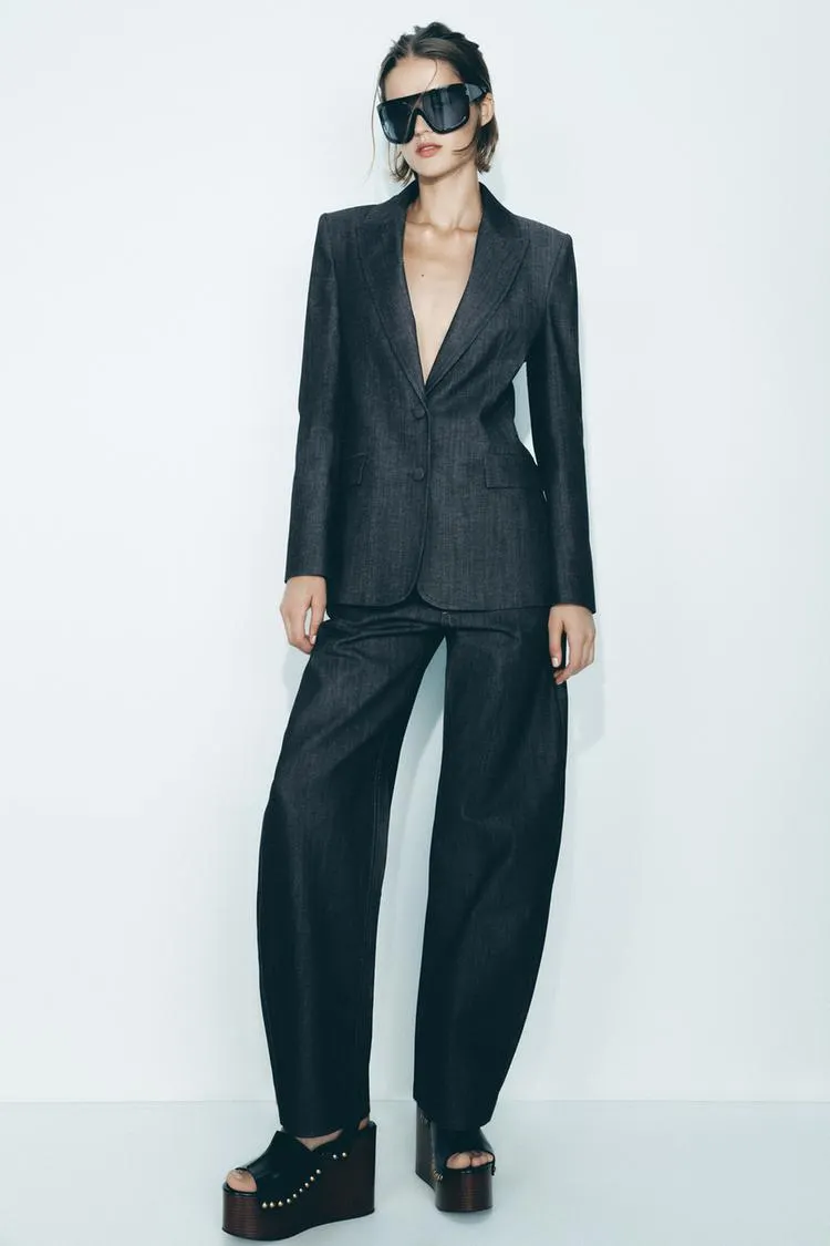 BLAZER COM BOTÕES FORRADOS