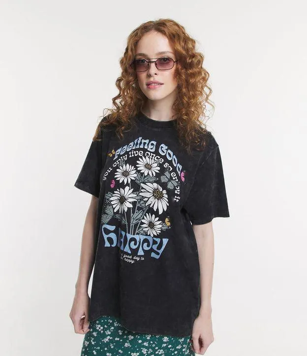 Camiseta Alongada em Meia Malha com Estampa Feeling Good Preto