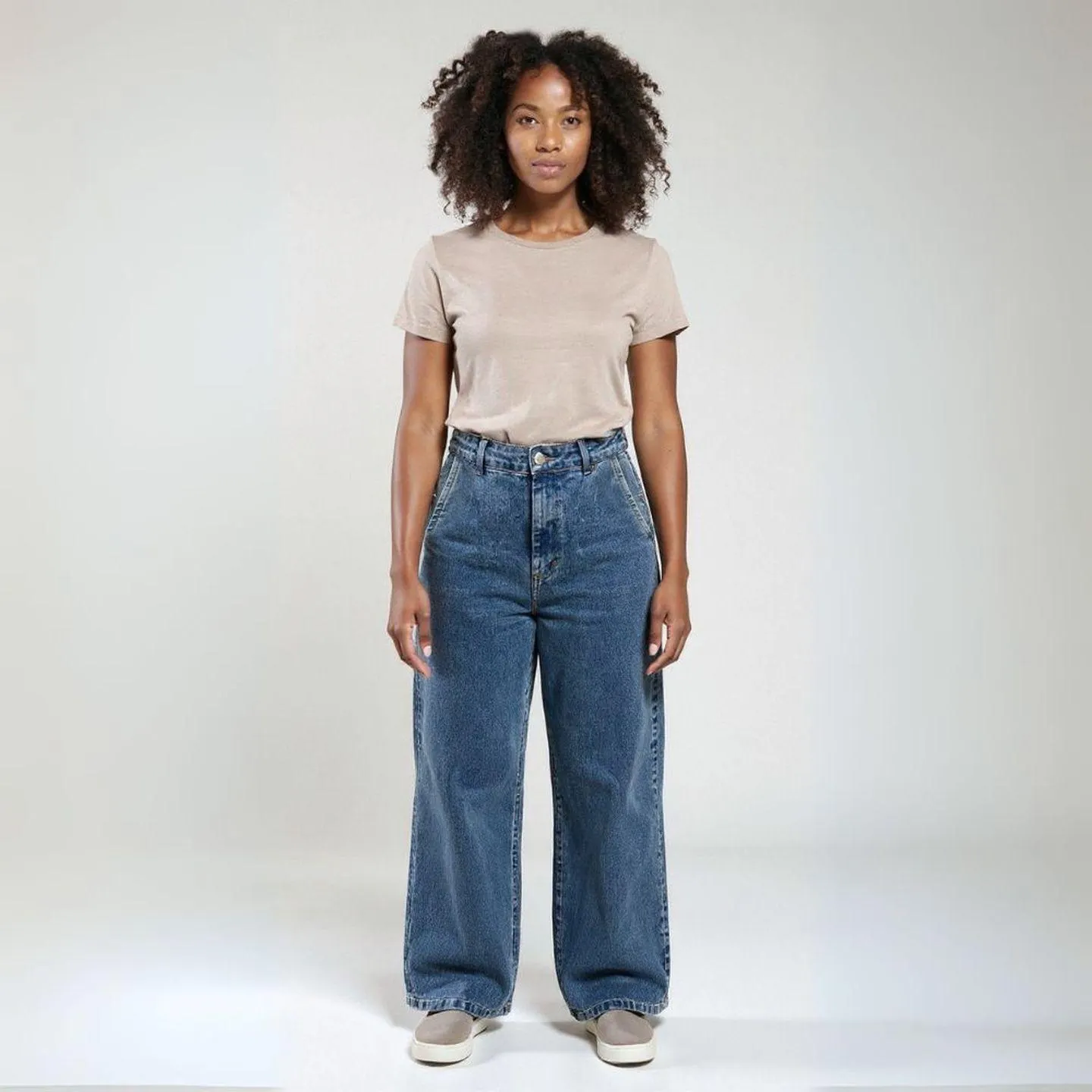 Calça jeans feminina wide bolso diagonal azul médio lisa - Ink