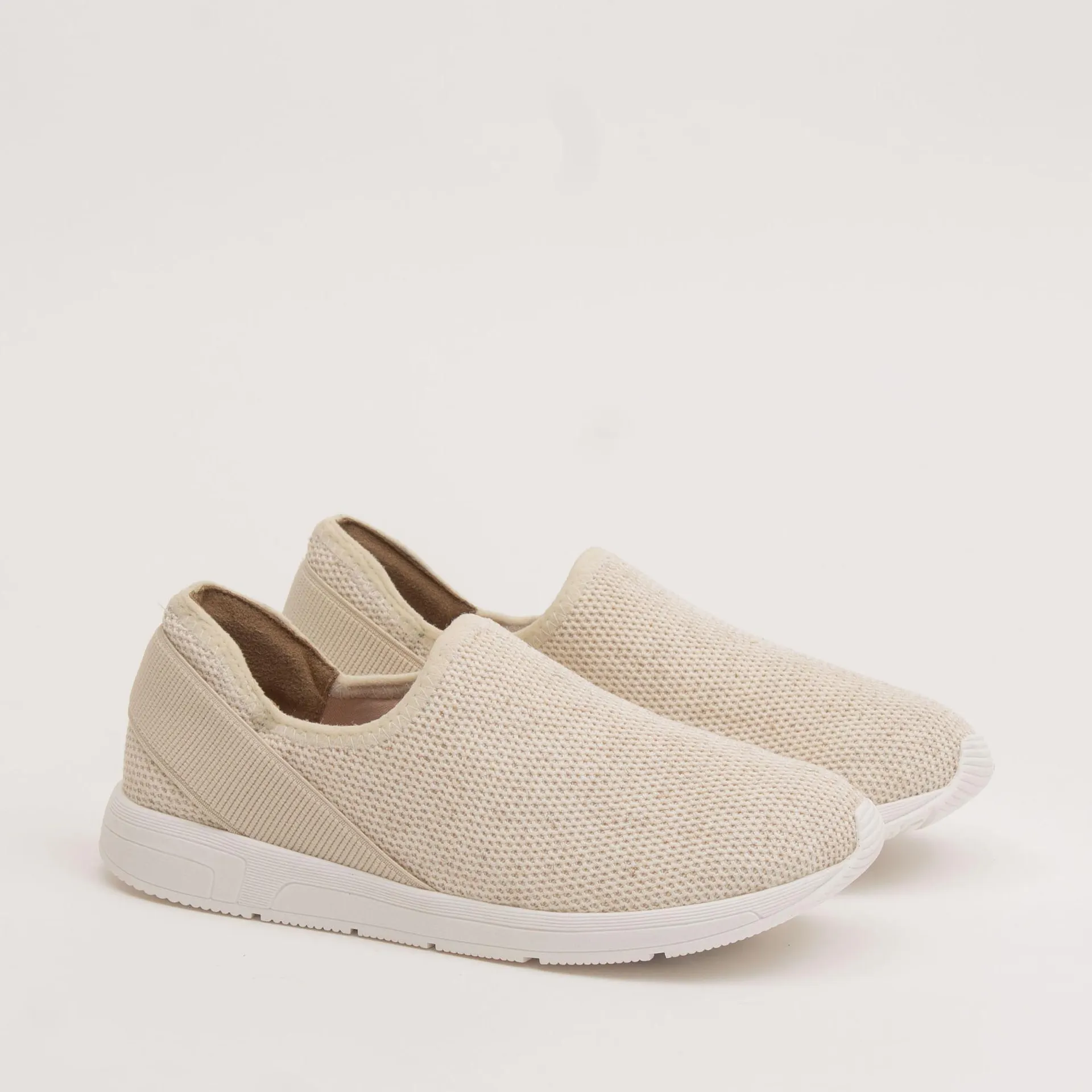 Tênis basico em malha - COTTON