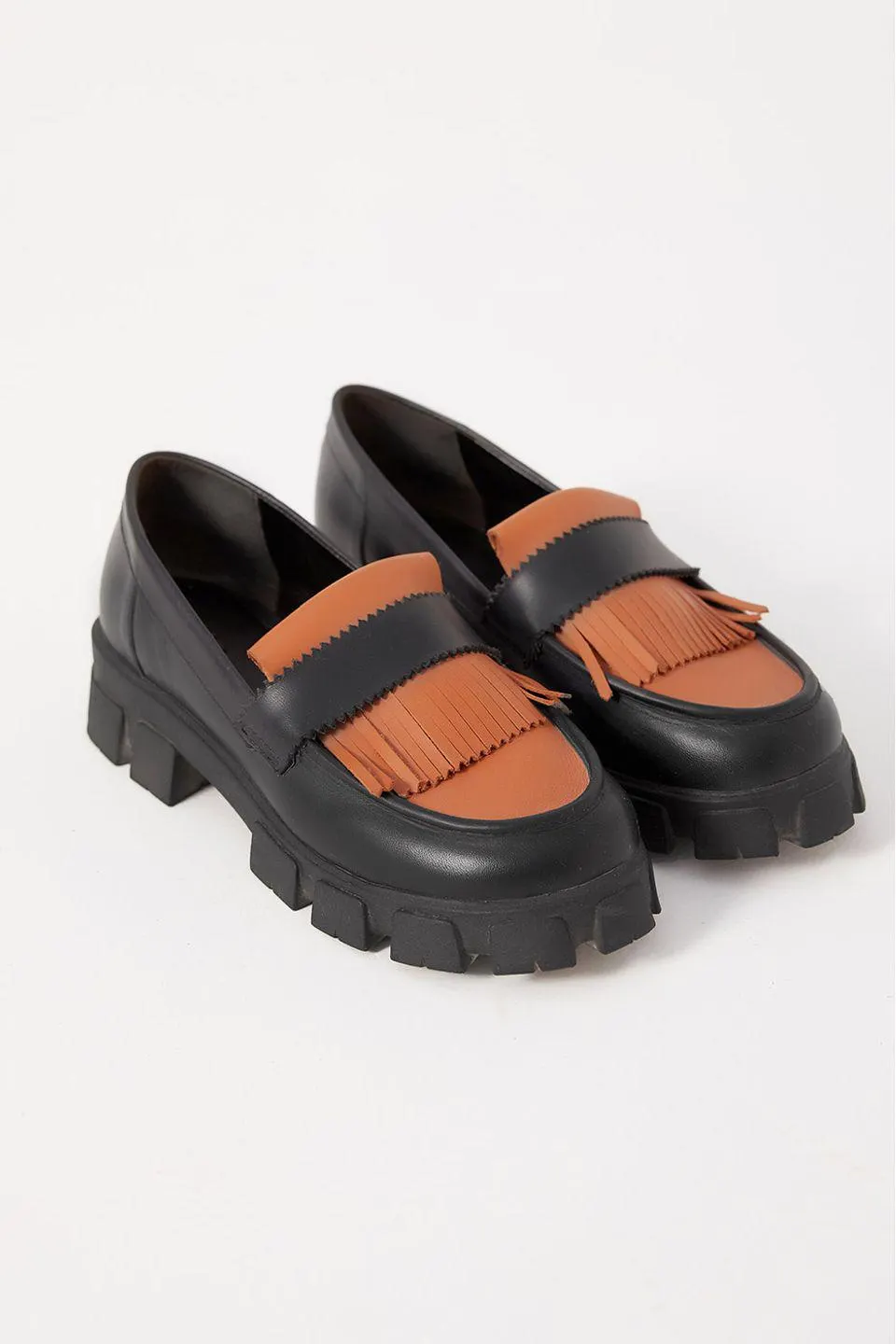 Mocassim Couro Franjas Bicolor